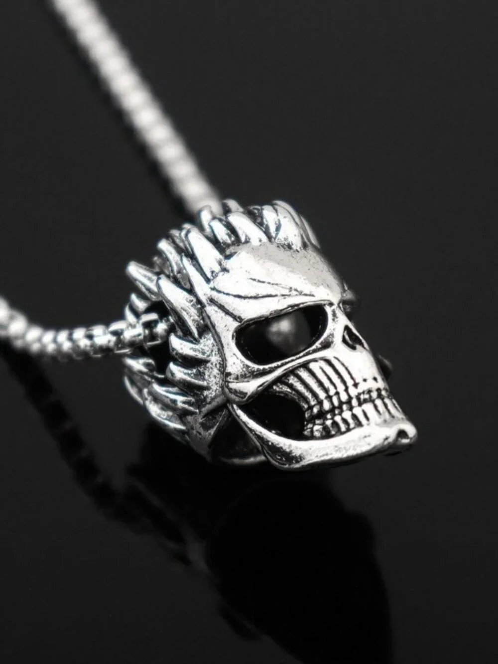 Mens edgy hip hop skull pendant necklace Polished silvery unisex